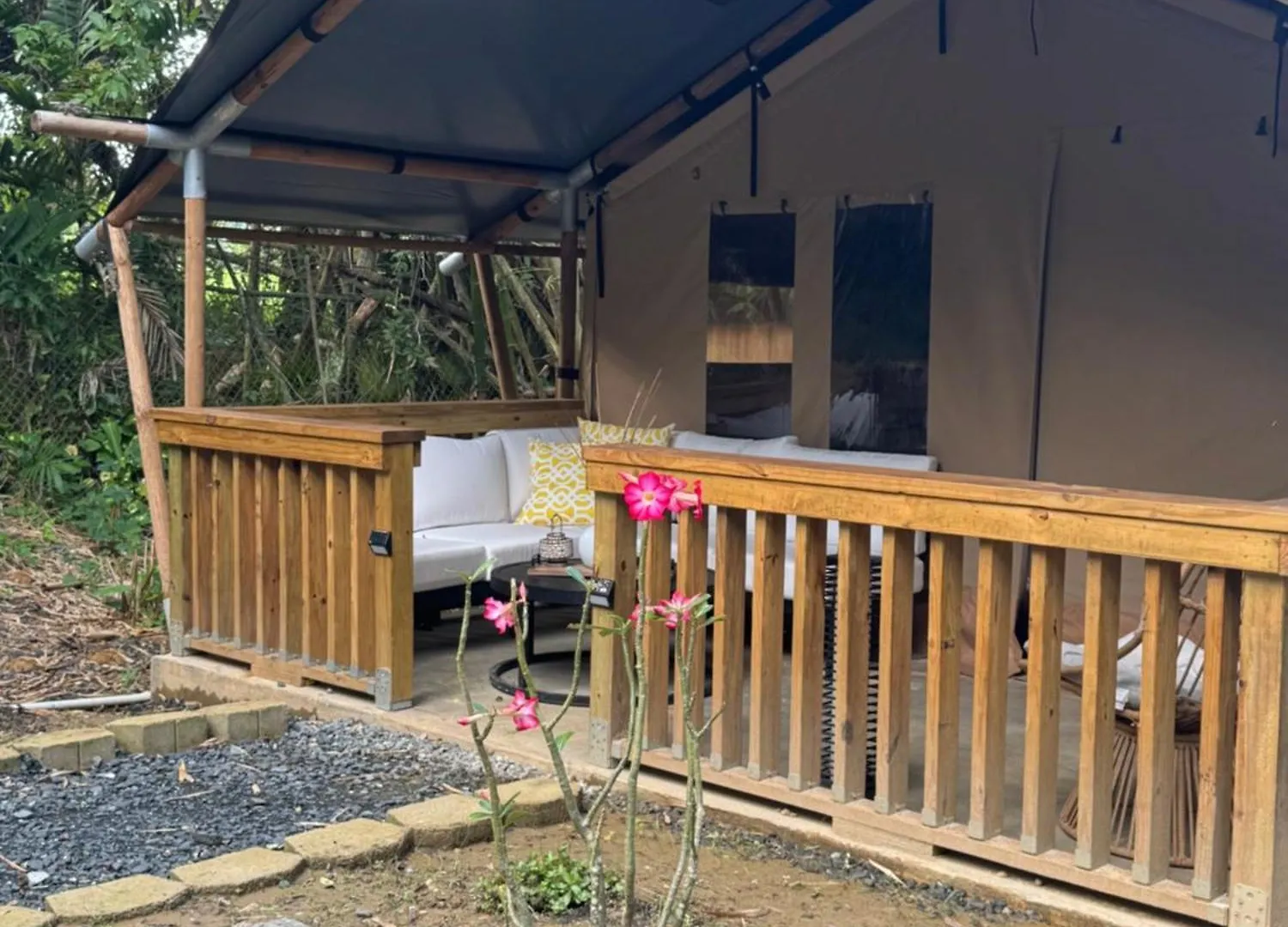 Campismo de Luxo Jardin Al Bosque-Glamping Hotel San Juan