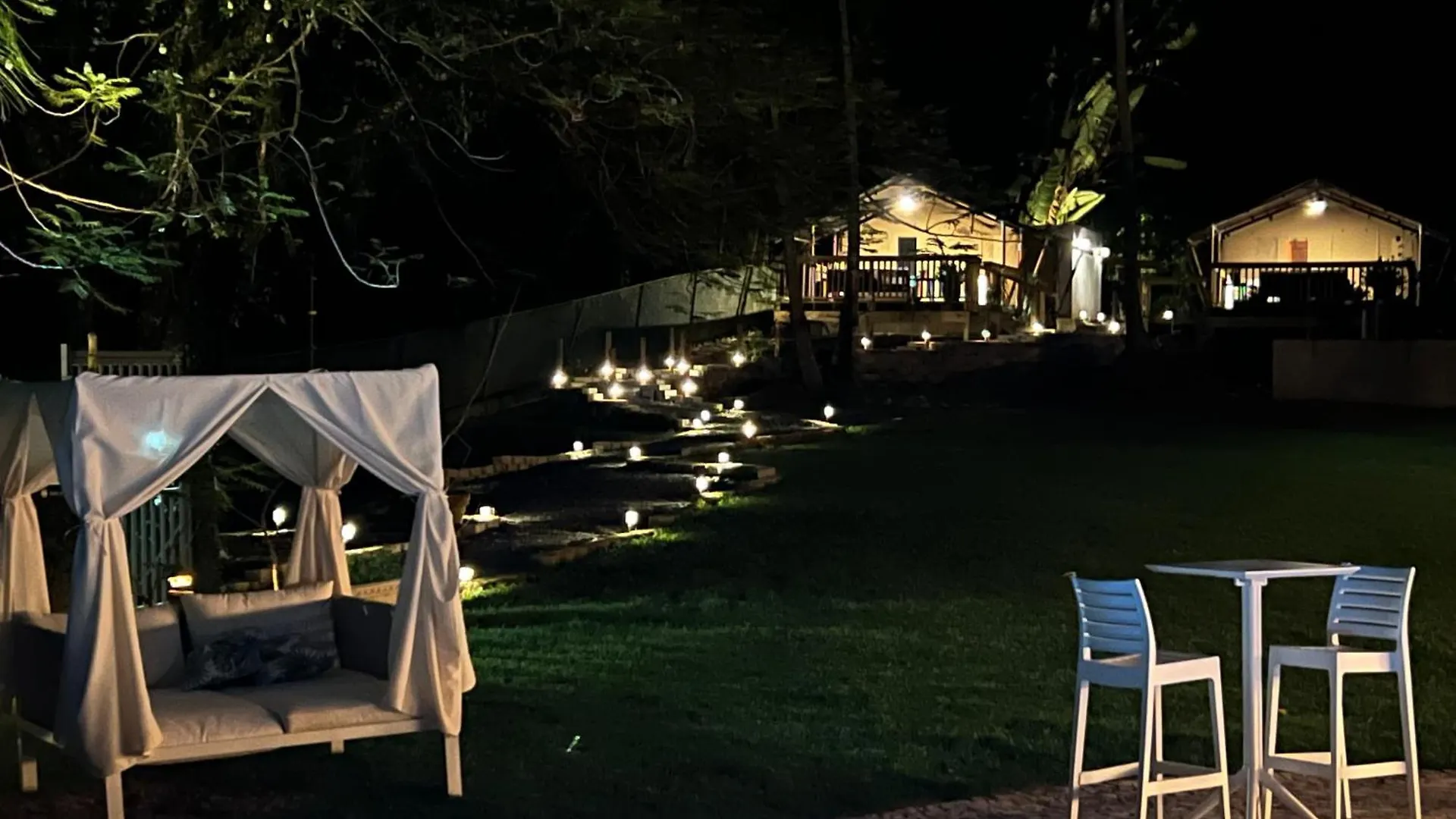 Campismo de Luxo Jardin Al Bosque-Glamping Hotel San Juan